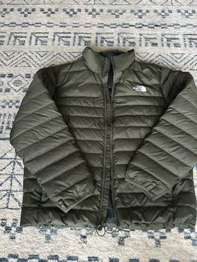 NWOT North face down puffer men’s jacket XL green retail $220